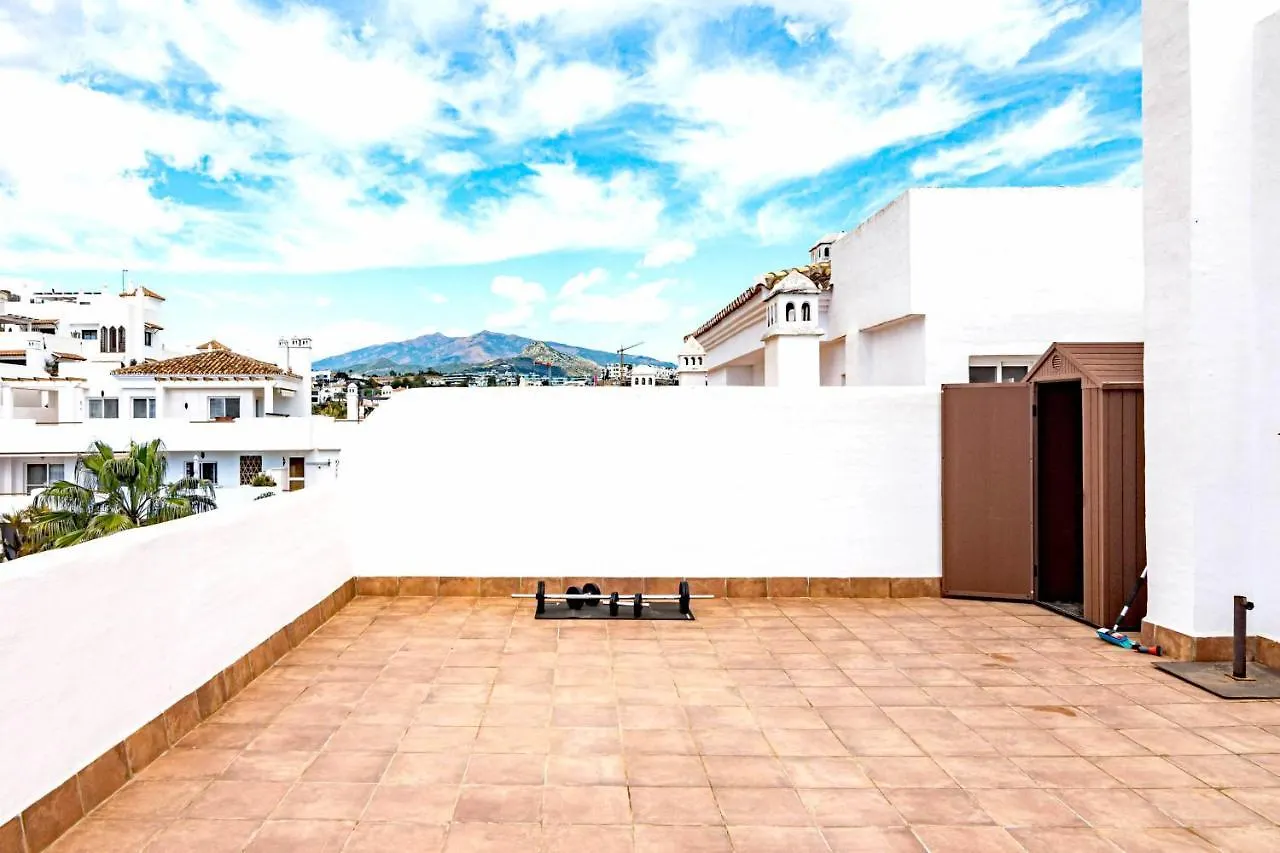 Los Altos De Lunymar 1 Estepona 0*,  Spain
